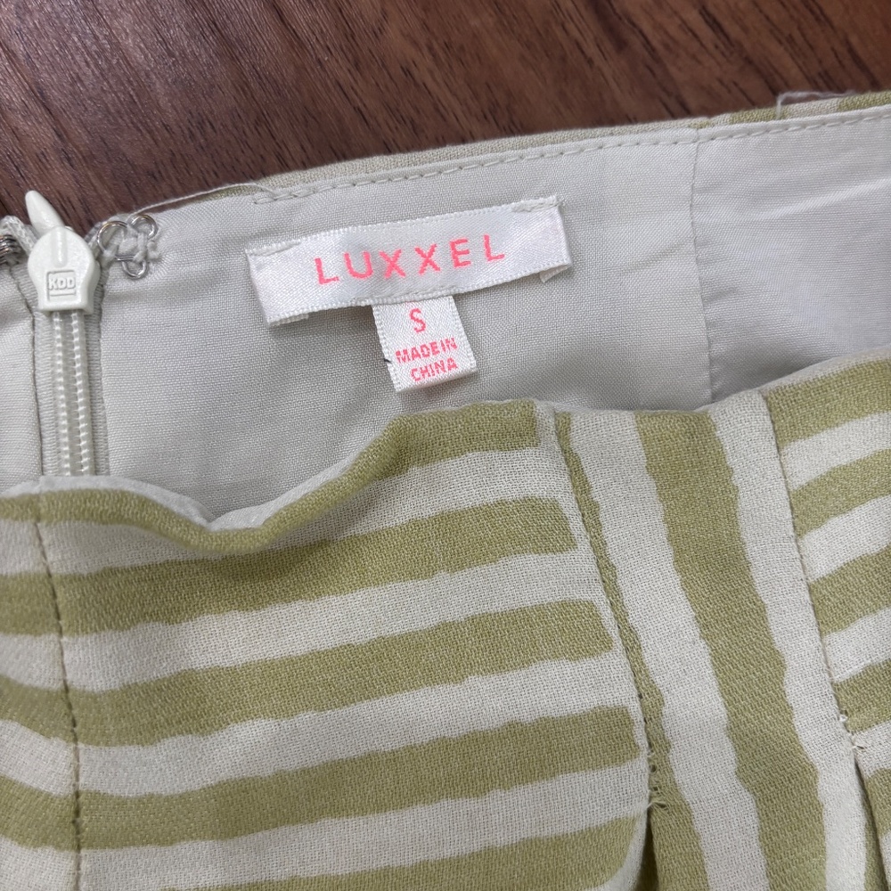 Luxxel Striped Skort in Green/White • Size S - Picture 2 of 3